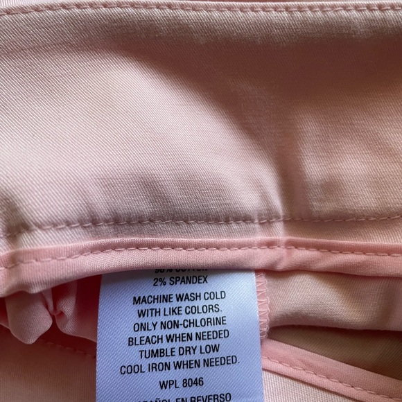 Pink shorts - Picture 3 of 4